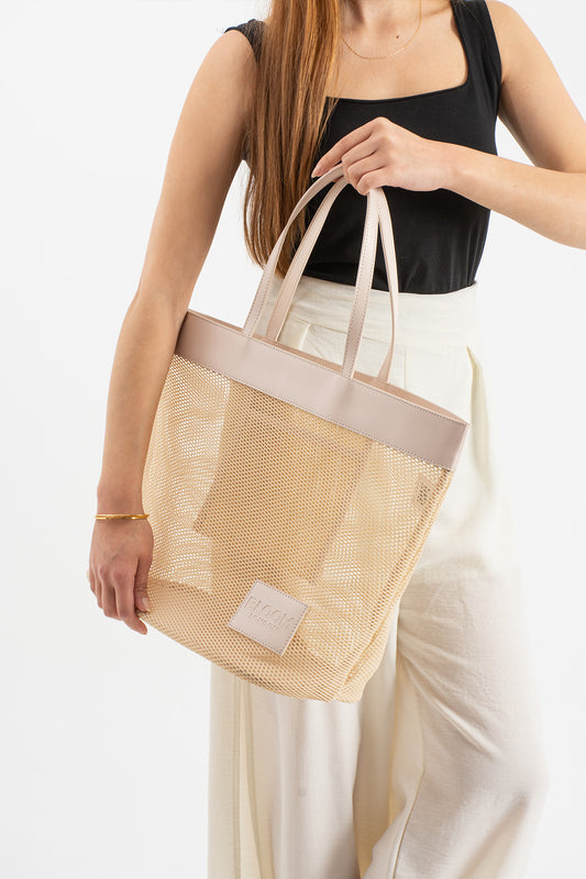 Muse in beige