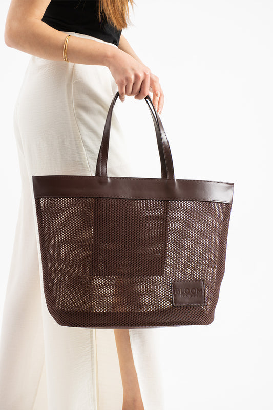 Muse in brown