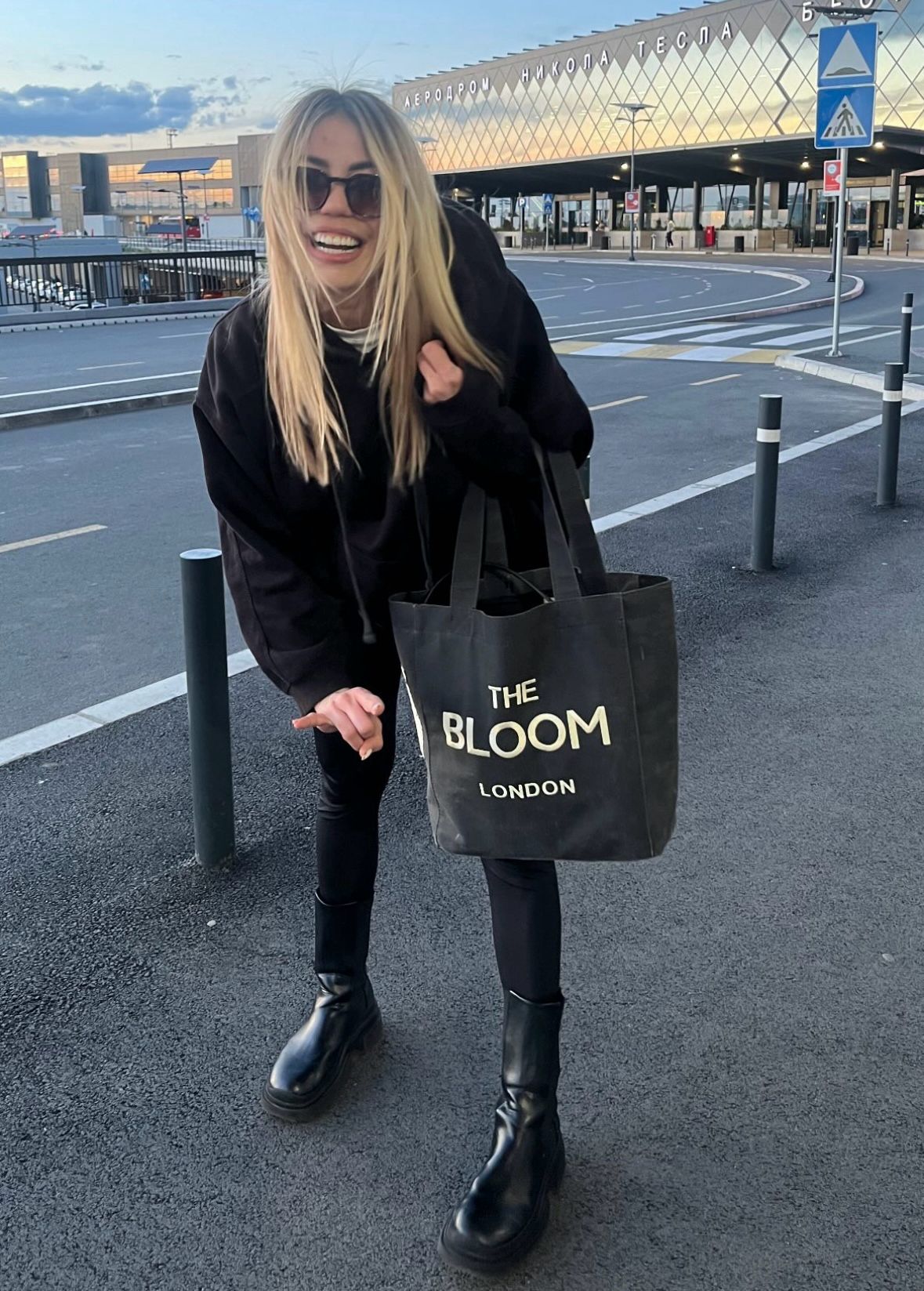 Oversized tote flying rat