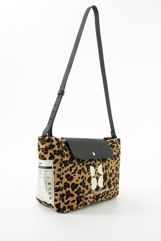 Clutch bag leo